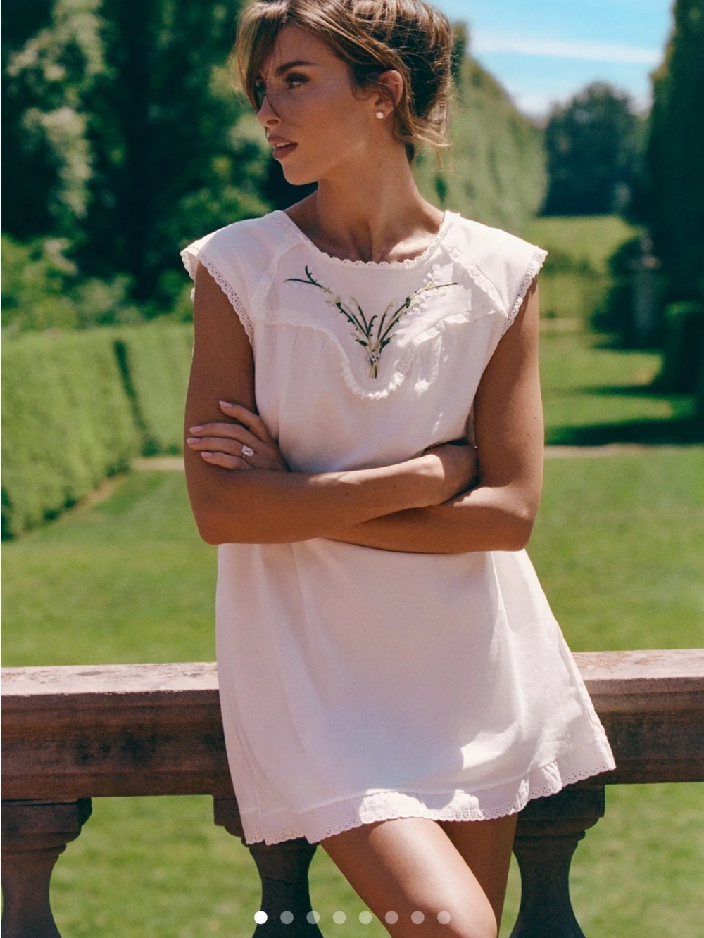 Sleeveless Embroidered Tunic Top - White